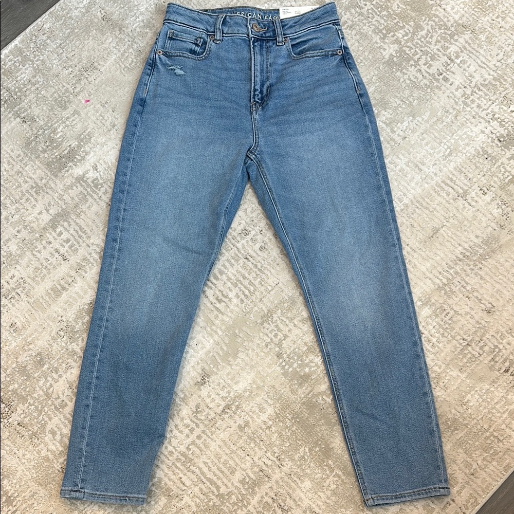 American Eagle Outfitters High Rise Blue Jeans SHORT MOM JEAN SIZE 0